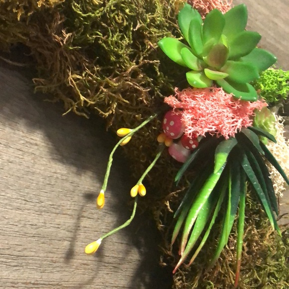 🍄NEW Spring/Summer Handmade Moss Bird, succulent Cottagecore Wreath🍄 - Picture 7 of 9